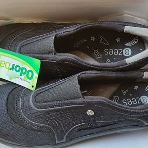 NWT BZee Slip-on shoes